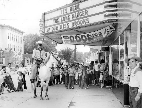 Braumart Theatre - From Thebraumartdotorg (newer photo)